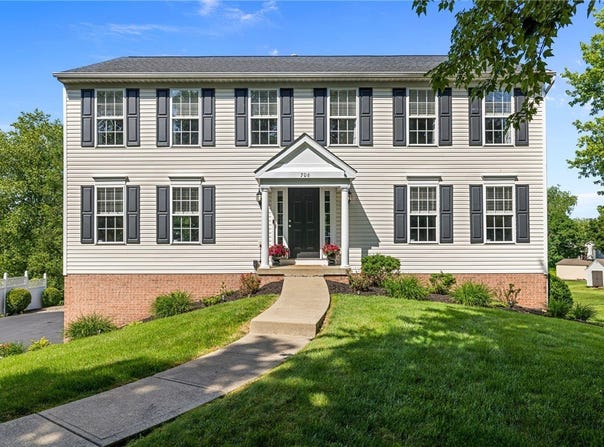 706 Williamsburg Ct, Cranberry Twp, PA 16066