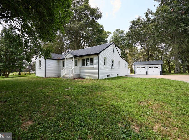 447 N JENNERSVILLE ROAD, COCHRANVILLE, PA 19330