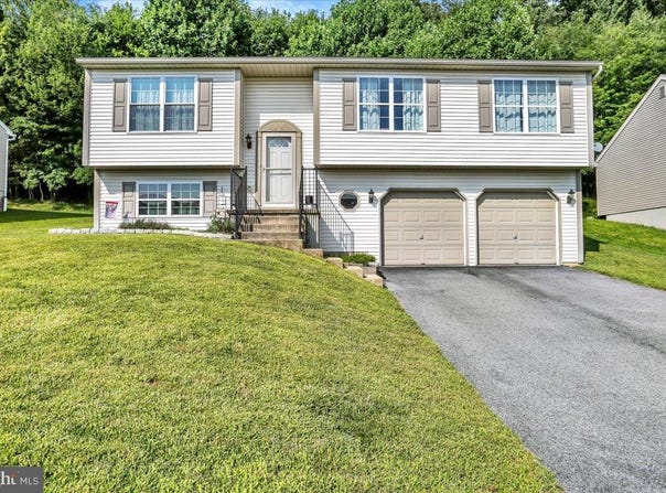 1017 SAYLOR DRIVE, TEMPLE, PA 19560