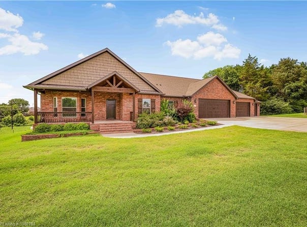 2717 Oliver Springs RD, Van Buren, AR 72956