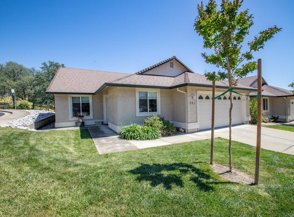 805 Cherryhill Trail, Redding, CA 96003