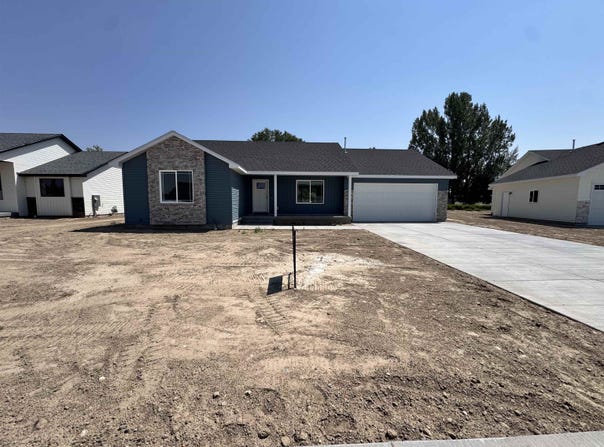 397 Wind River Dr, Shelley, ID 83274