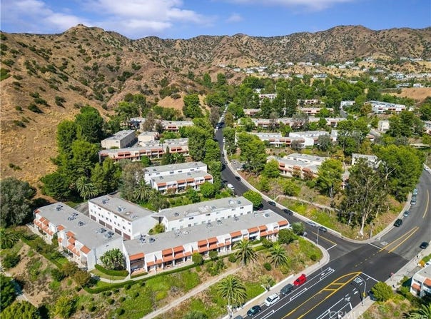 9502 Via Salerno, Burbank, CA 91504
