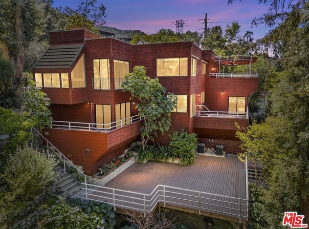 3275 Buckingham Rd, Glendale, CA 91206