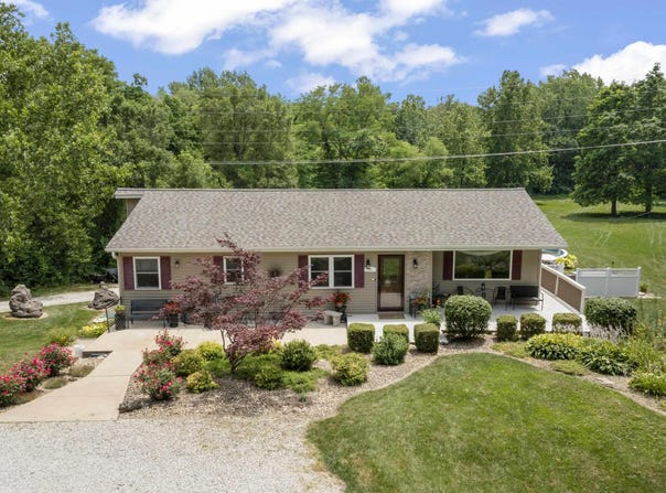 161 TEN MILE CREEK Road, East Peoria, IL 61611