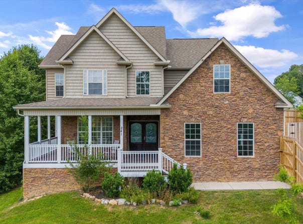 241 Hillside Lane, Lenoir City, TN 37771