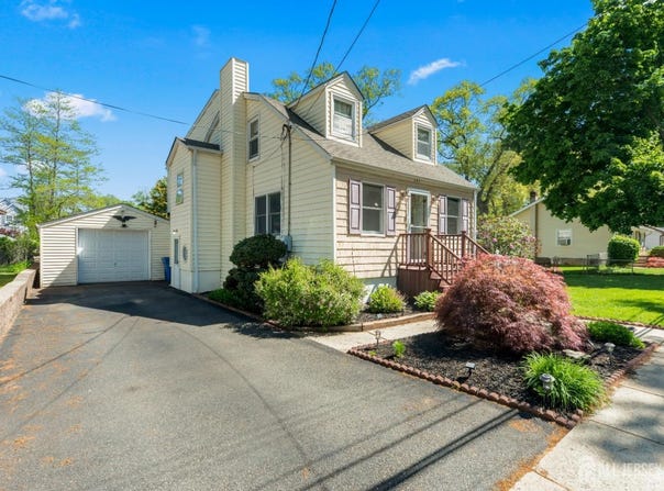 241 Fernhead Avenue, Monroe, NJ 08831