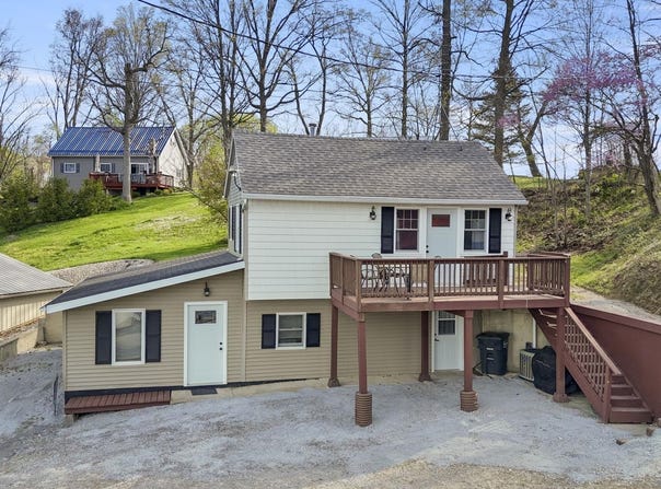 9800 S 975 E, Wolcottville, IN 46795