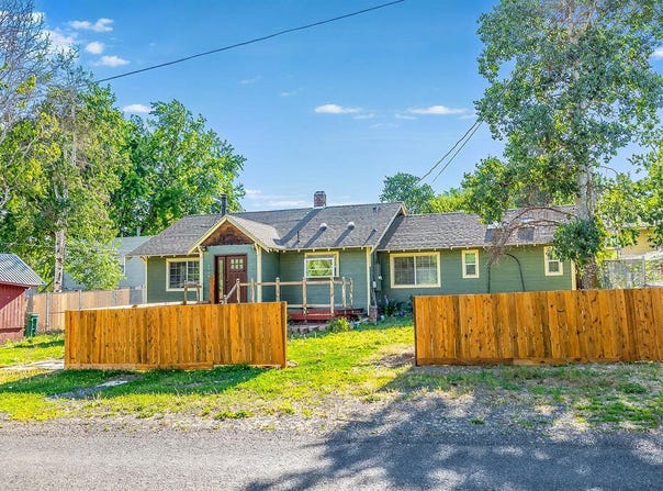 1544 Etna Street, Klamath Falls, OR 97603