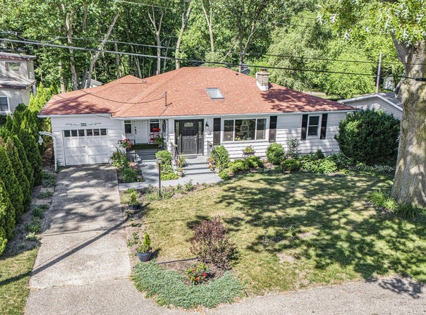 208 S Barker Street, New Buffalo, MI 49117
