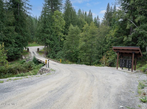 220 Hawkwind Trl, Cocolalla, ID 83813