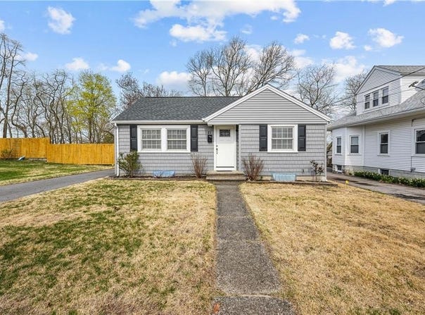 21 Delway Road, East Providence, RI 02914