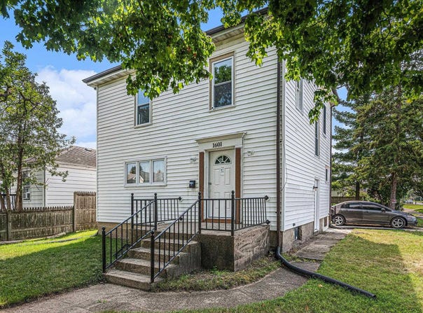 1601 Magnolia Street, South Bend, IN 46613-1420