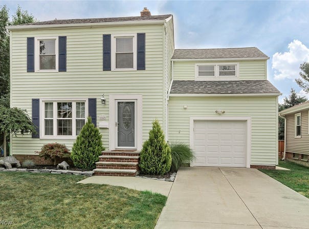 1543 Roselawn, Mayfield Heights, OH 44124