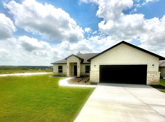 173 Pine Valley Dr, La Vernia, TX 78121