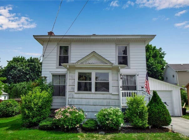 4 S Hartland Street, Royalton, NY 14105