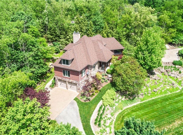 29 Virginia Ln, Cecil, PA 15317