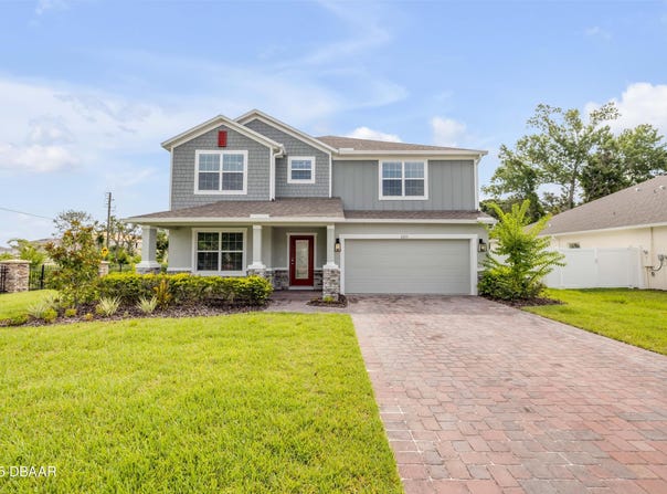 2211 Elegant Manor Circle, Edgewater, FL 32141