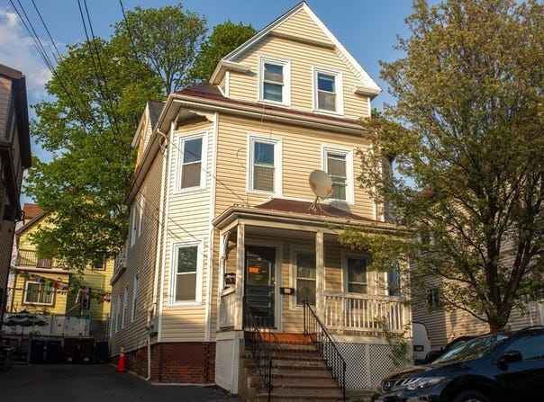 15 Marie Ave, Everett, MA 02149