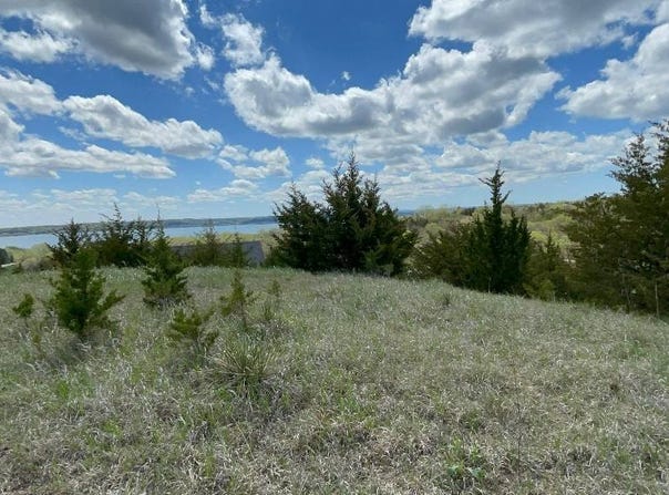 154 Baycliffe Dr, Yankton, SD 57078