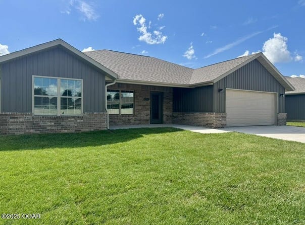 1520 Ridgemont Avenue, Monett, MO 65708