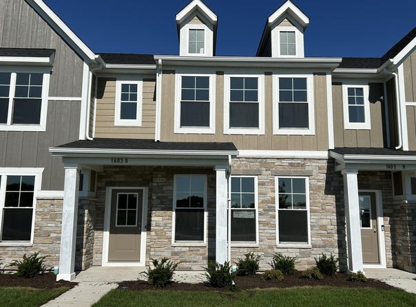 1603 Parkside Lane, Dyer, IN 46311