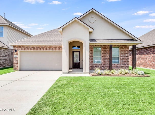 208 Caldwell Sugar Road, Youngsville, LA 70592