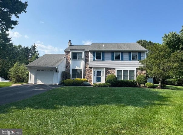 8 GARRISON COURT, HOLLAND, PA 18966