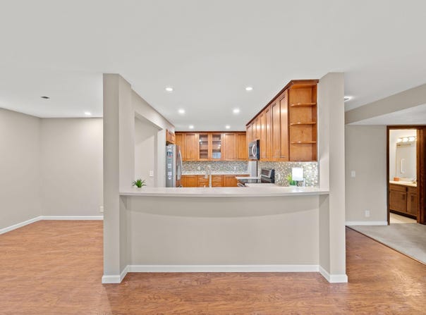 9700 Portland Avenue S 226, Bloomington, MN 55420