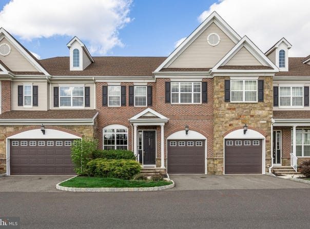 2007 GRANDSTAND Way, CHERRY HILL, NJ 08002