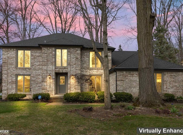 13933 Towering Oaks, Utica, MI 48315
