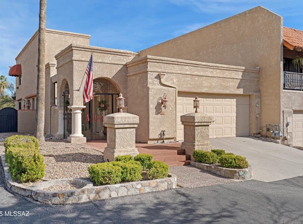 6492 N Green Briar Drive, Tucson, AZ 85718