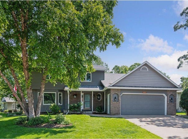 475 Oakhill Road, Chaska, MN 55318