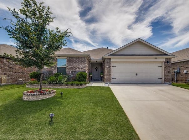 1316 Briar Hill Drive, Denton, TX 76207