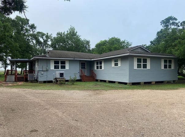 270 CR 144, Van Vleck, TX 77414