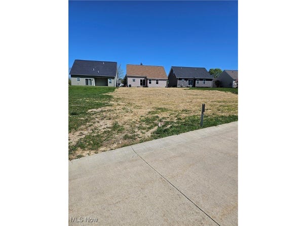 62 Hubbell Way, Bedford, OH 44146