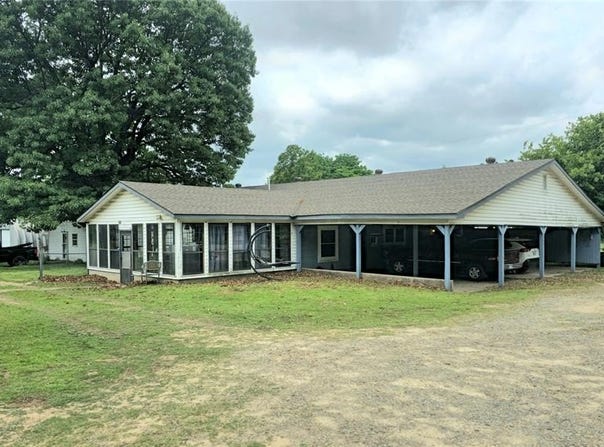 417566 E 1140 Road, Checotah, OK 74426