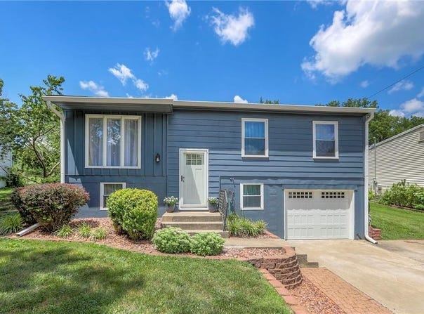 16100 E Elm Street, Independence, MO 64050