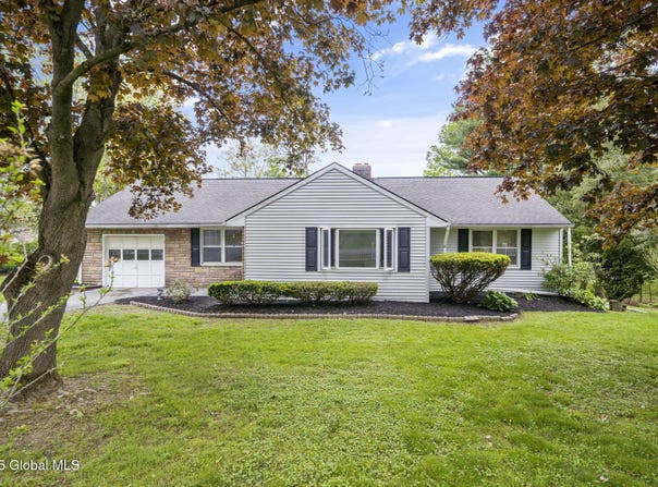 6 Starr Road, Schaghticoke, NY 12182