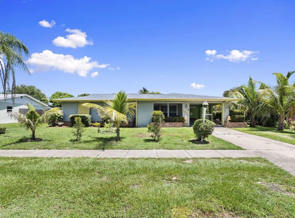 127 NE Penlynn Avenue, Port Saint Lucie, FL 34983