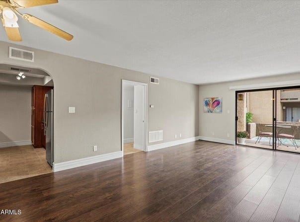 3825 E CAMELBACK Road, Phoenix, AZ 85018