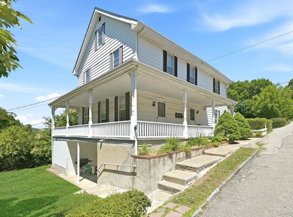 800 Oakwood Drive, Peekskill, NY 10566