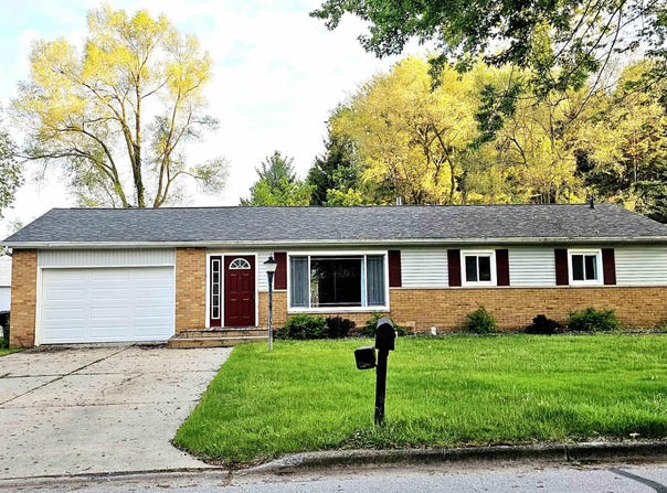 124 York Street, St Louis, MI 48880