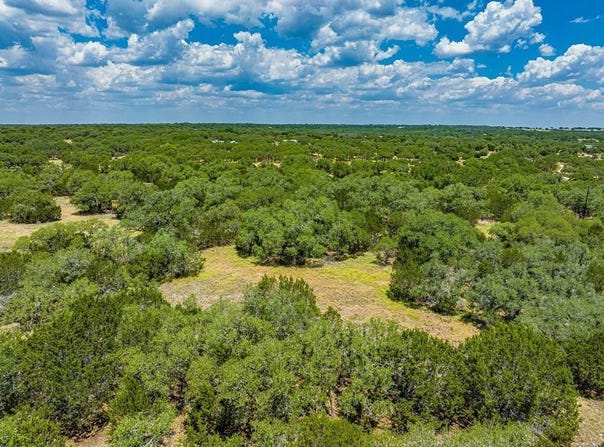 239 Big Buck Cir, Mountain Home, TX 78058