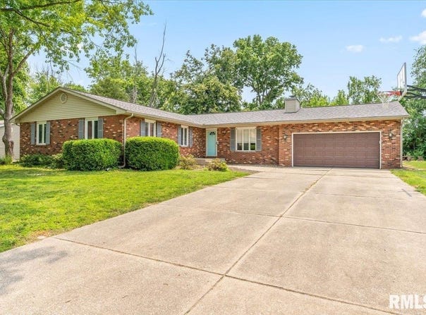 69 Axline Road, Chatham, IL 62629