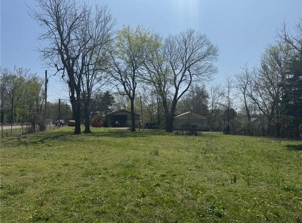 216  E Elm  ST, Stilwell, OK 74960