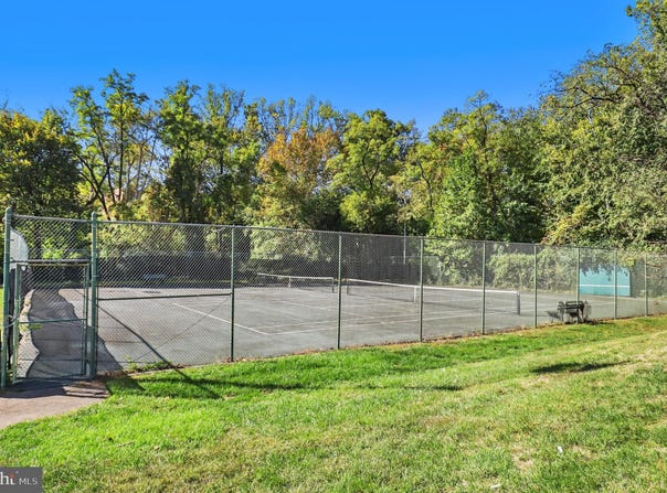 4600 S FOUR MILE RUN DRIVE, ARLINGTON, VA 22204