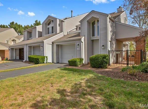 608 Highview Circle Drive, Ballwin, MO 63021