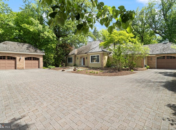 4015 N RANDOLPH STREET, ARLINGTON, VA 22207