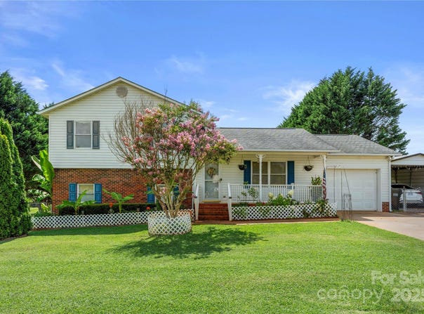 938 Lyndsey Brook Court, Lincolnton, NC 28092